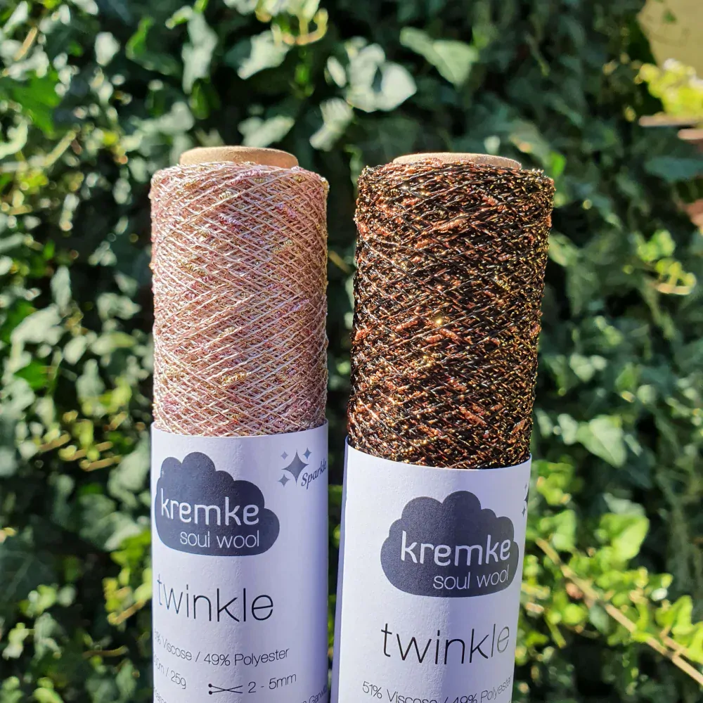 Iba 2ks! Twinkle 807 - "Rust Gold" - hrdzavo zlatá lesklá tenká pripletacia priadza