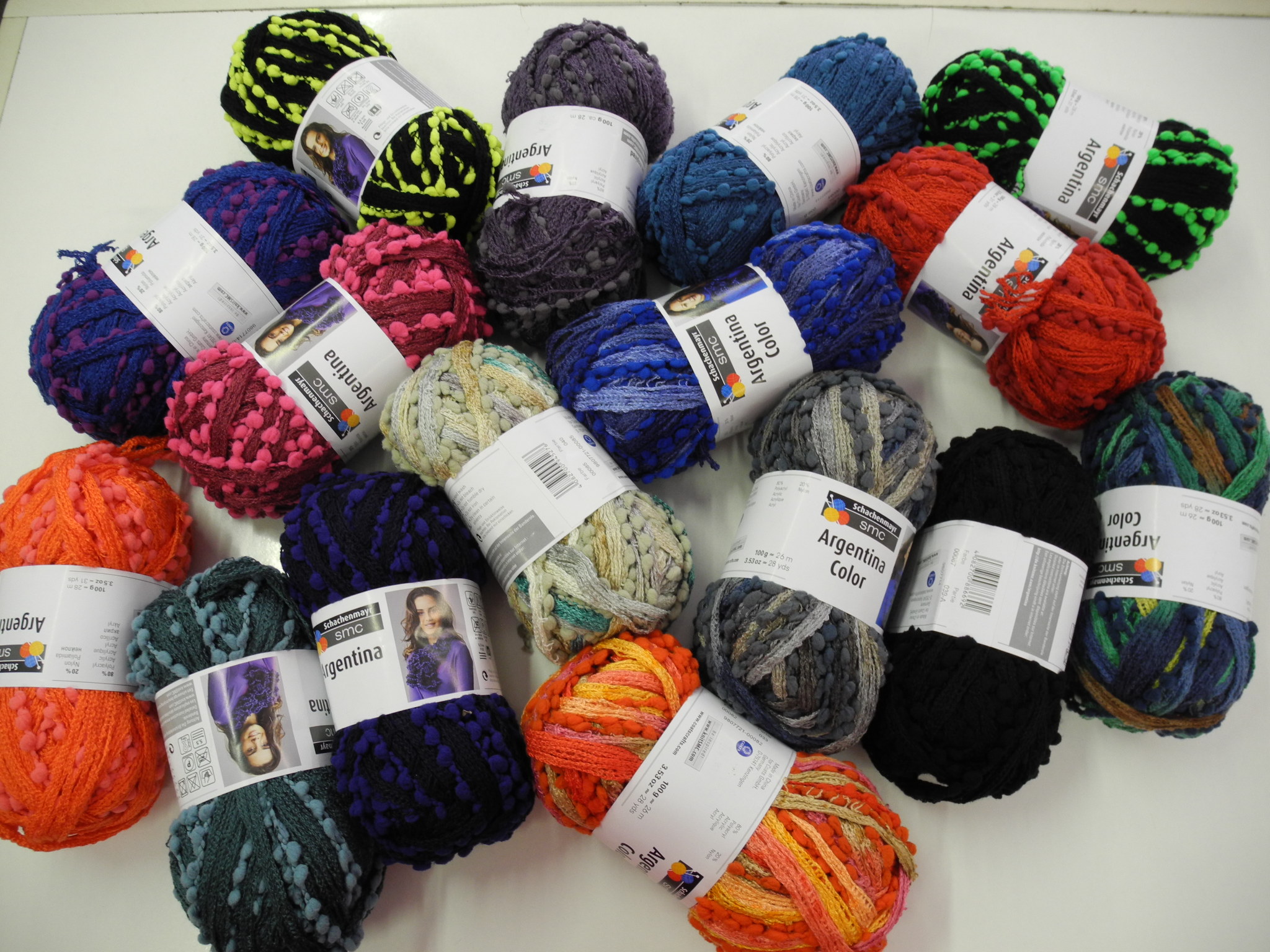 Zeleno hnedá volániková vlna s bombuľkami Argentina