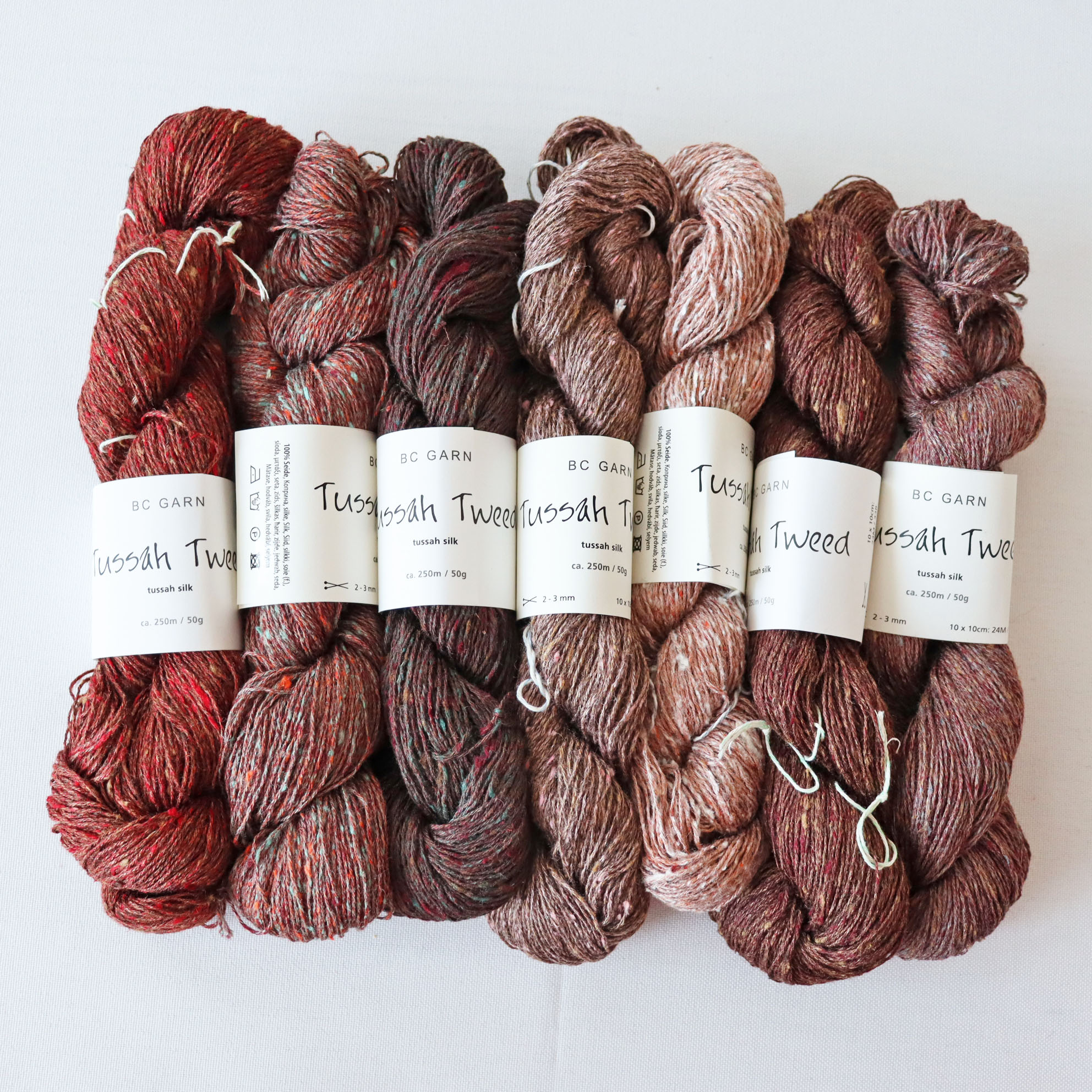 021 Tussah Tweed - jarný žlto zelený 100% hodváb s nopkami