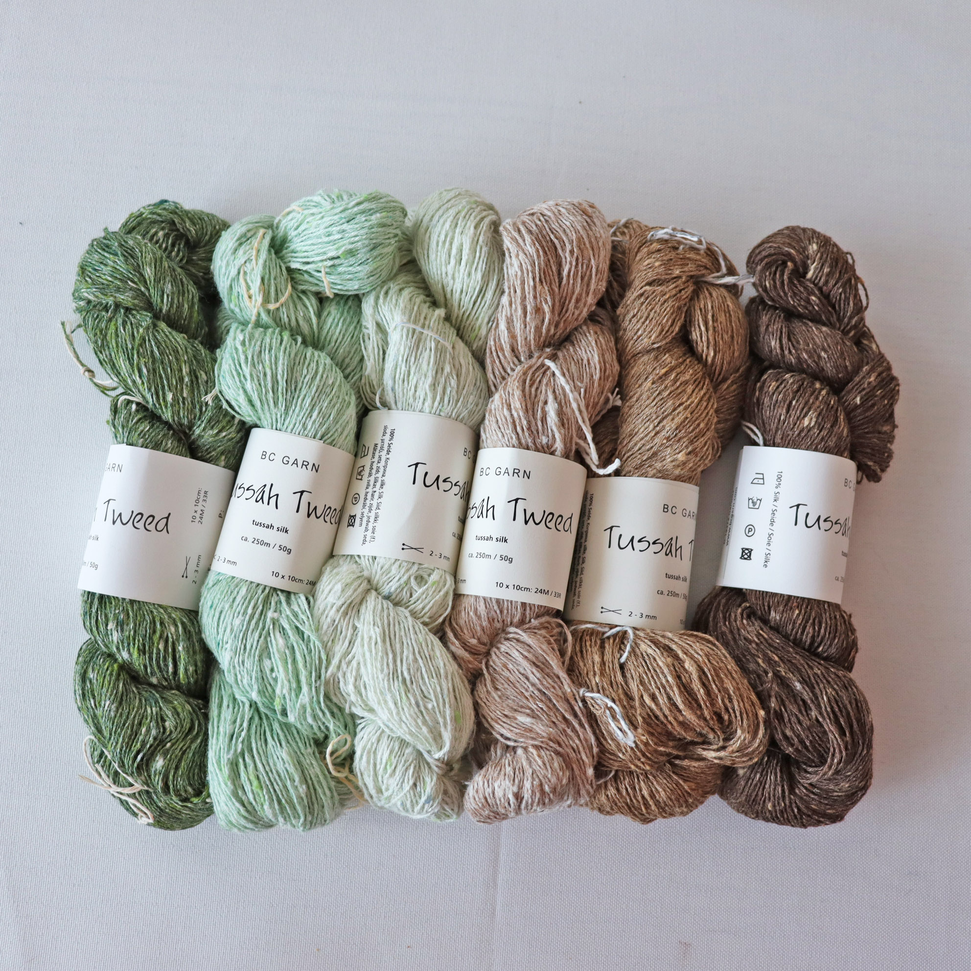 024 Tussah Tweed - stredne bežový 100% hodváb s nopkami