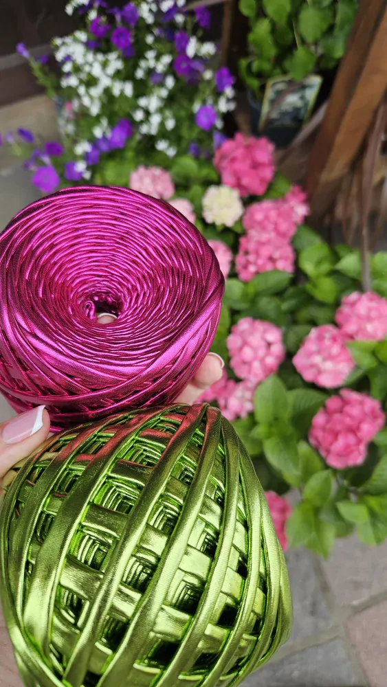 Metallic Club 8115 - vianočná zelená priadza na kabelky s kovovým efektom