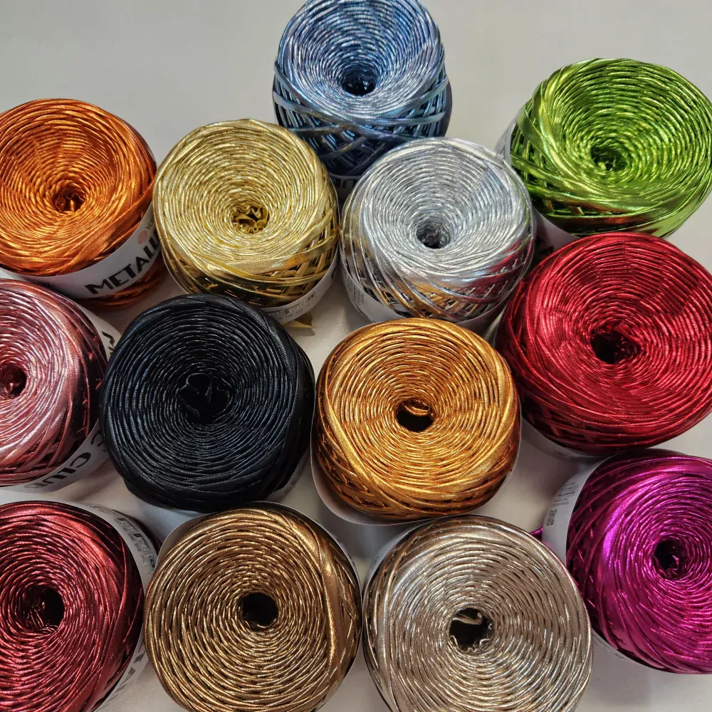 Metallic Club 8115 - vianočná zelená priadza na kabelky s kovovým efektom