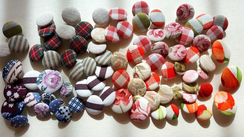 D - Golden Vintage - Ručne poťahované gombíky 21mm - 1ks (náhodné)