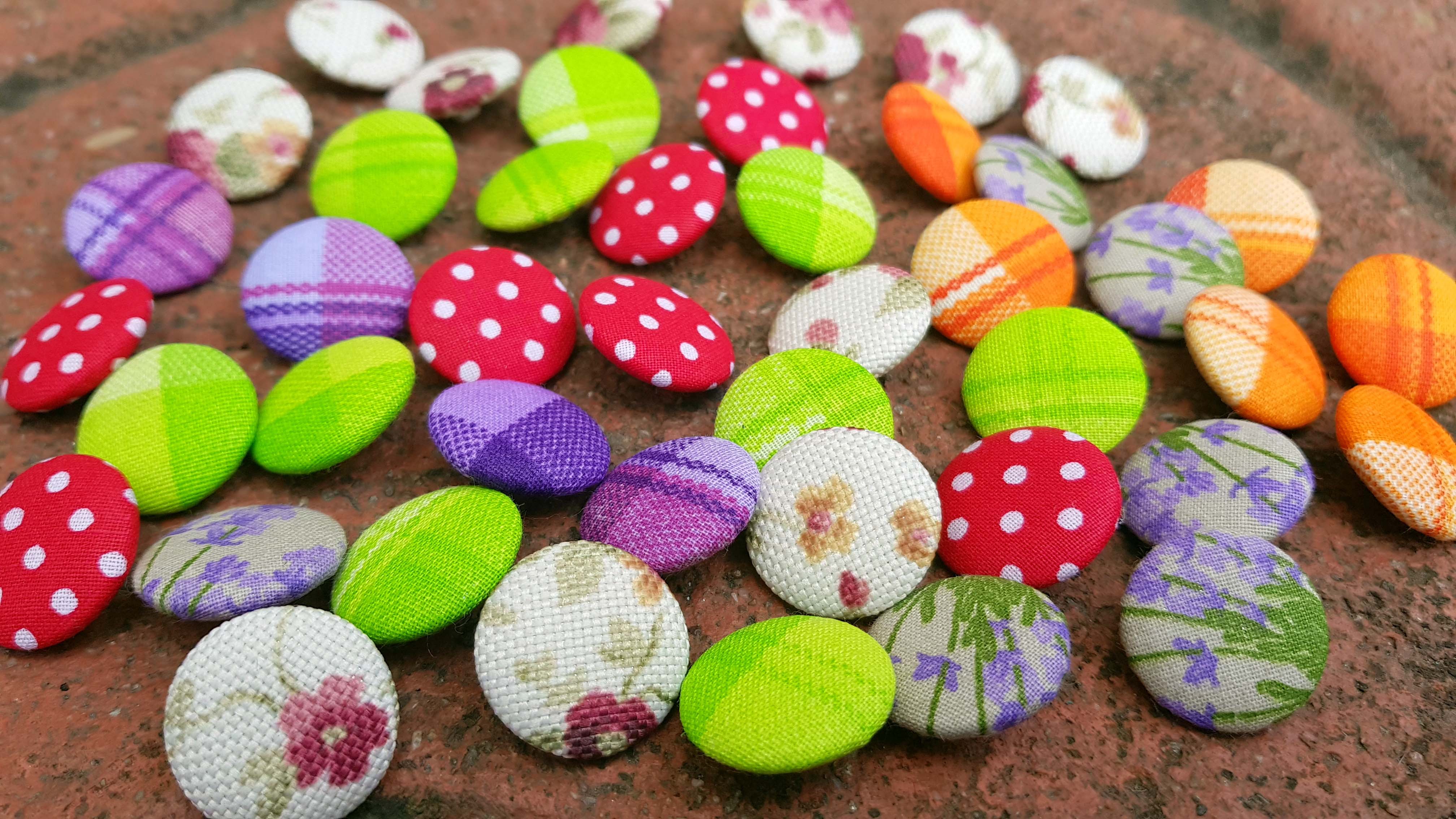 O - Muchotrávka - Ručne poťahované gombíky 21mm - 1ks (náhodné)