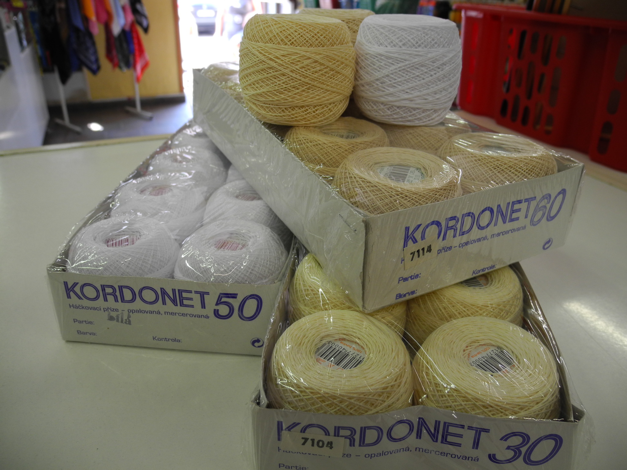 Kordonetka č.50 - maslovo bežová