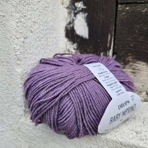 40 Baby Merino - Tmavo vintage fialová 100% merino vlna so superwash úpravou