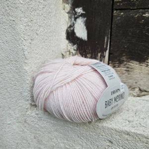 44 Baby Merino - Telovo marhuľková 100% merino vlna so superwash úpravou