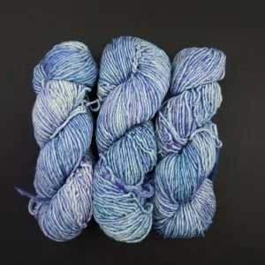Mecha 331 Lorelai - Pastel modro fialová 100% Superwash merino vlna