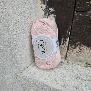 10 Muskat - marhuľová letná bavlnená priadza