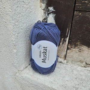 91 Muskat - denim modrá letná bavlnená priadza