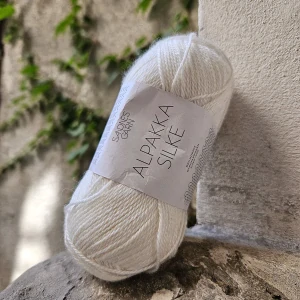 Alpakka Silke 1002 - perlová tenká vlna s baby alpakou a hodvábom