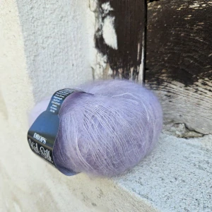 Kid Silk 09 - svetlo pastel fialková tenká vlna s kid mohérom a hodvábom