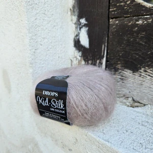 Kid Silk 41 - púdrovo kávová tenká vlna s kid mohérom a hodvábom