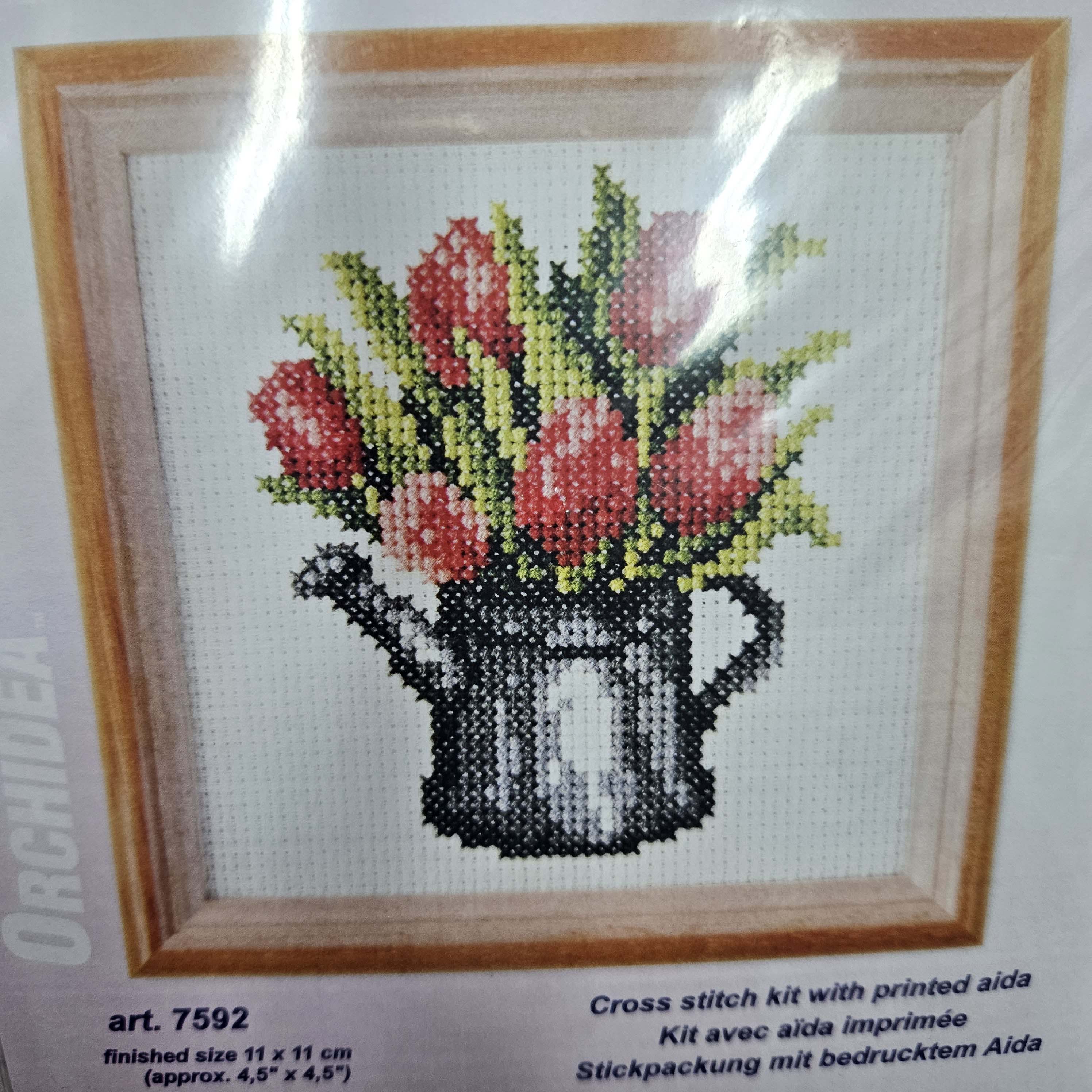 7592 - R12 - 11x11cm obrázok na vyšívanie - s mulinkami