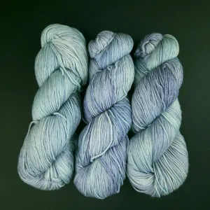 Iba 2ks! Arroyo - 724 Flava - pastel mentol sivá ručne farbená merino vlna