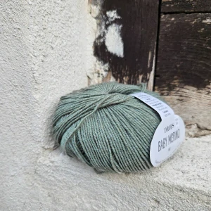 50 Baby Merino - Svetlo vintage zelená 100% merino vlna so superwash úpravou