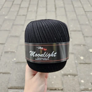 Moonlight 8001 - čierna tenká bavlnená háčkovacia priadza