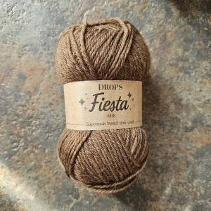Fiesta 08 - hnedá (nielen) ponožková vlna
