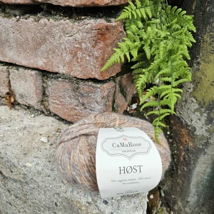Iba 5ks! HØST 8222 HAVRE - stredne pastel prírodno piesková striekaná vlna z bavlny, kašmíru a recyklovanej vlny