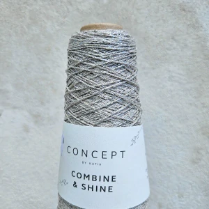 Combine and Shine 10 - striebristo piesková lesklá priadza (aj na pripletanie)