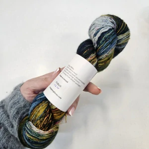 HHF Skinny Singles - P4610 - modro zemitá ručne farbená merino vlna