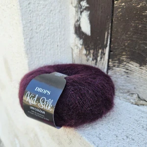 Kid Silk 71 - tmavo bordová prírodná tenká vlna s kid mohérom a hodvábom