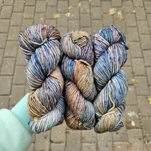 Mecha M3 - iba 10ks! - modro pastel farebná 100% Superwash merino vlna