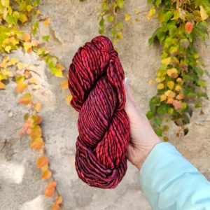 Noventa - Sedimentario - vínovo cyklámen hrubá ručne farbená 100% merino vlna