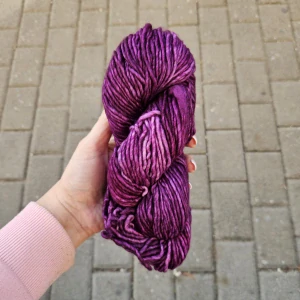 Mecha 058 Borrajas - fialovo cyklámen 100% Superwash merino vlna