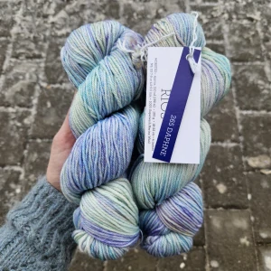 Rios - 265 Daphne - pastel modro zelená 100% Superwash merino vlna