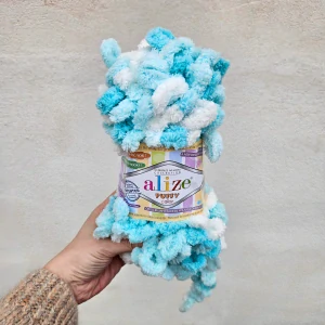 Puffy Color 5891 - Mentolovo biela vlna s očkami