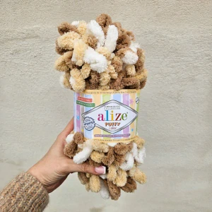 Puffy Color 6398 - karamel hnedo biela vlna s očkami