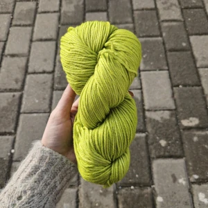 Rios R10 - iba 1ks! - jasná zelená - 100% Superwash merino
