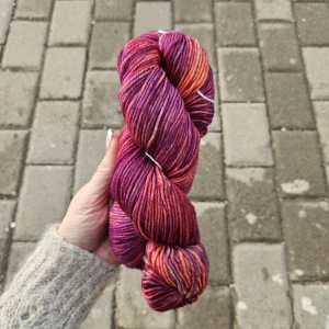 Rios R15 - iba 1ks! - fialkovo cyklamen losos - 100% Superwash merino