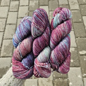iba 4ks! Rios - 100 Unique Color - Aurora - 100% Superwash merino ručne farbené