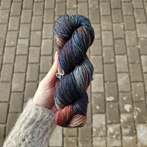 iba 1ks! Ultimate Sock 3 - temná jesenná tenká ručne farbená merino vlna s nylonom