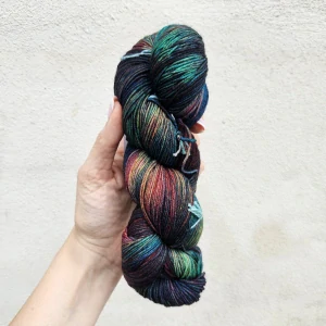 iba 1ks! Ultimate Sock 4 - farebná temná tenká ručne farbená merino vlna s nylonom