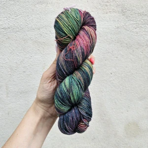 iba 3ks! Ultimate Sock 10 - farebná tenká ručne farbená merino vlna s nylonom