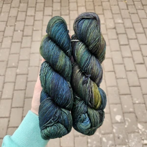 iba 2ks! Mechita - M11 - zeleno morská ručne farbená 100% merino vlna