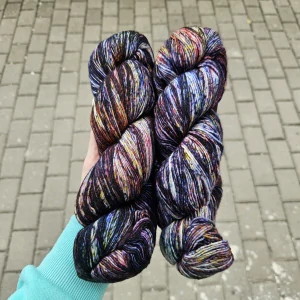 iba 2ks! Mechita - M12 - temná farebná ručne farbená 100% merino vlna