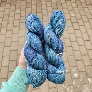 iba 2ks! Mechita - M13 - morská modrá ručne farbená 100% merino vlna