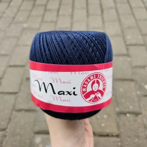Maxi 4909 - tmavo modrá tenká bavlnená háčkovacia priadza