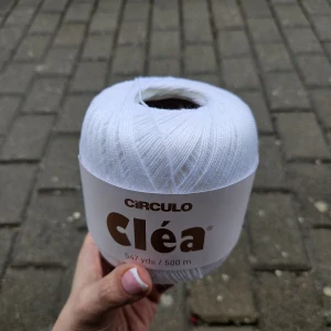 Clea 8001- biela tenká 100% bavlnená priadza