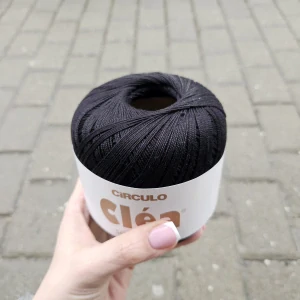 Clea 8990 - čierna tenká 100% bavlnená priadza
