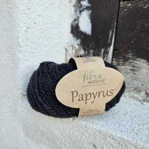 Papyrus 26 - čierna priadza z bavlny a hodvábu