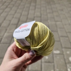 iba 2ks! Hráškovo zelená priadza s lyocel vláknom Tencel Cotton 27