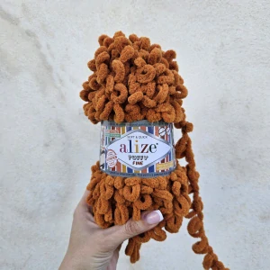 Puffy Fine 234 - Škoricová mäkká vlna s očkami