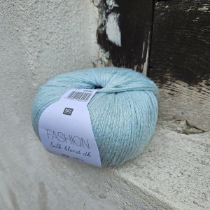 iba 4ks! Fashion Silk Blend DK - mentolová zmesová priadza z hodvábu a bavlny