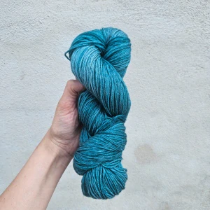 Arroyo A2 - morská ručne farbená merino vlna - iba 1ks!