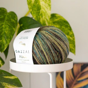 Aura 172 - zeleno hnedá 100% vlna superwash z austrálskeho merina